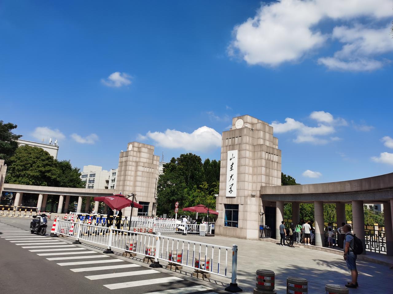 今日运势：丙午年丙申月庚午日2026.8.24日鼠：人际关系不错牛：注