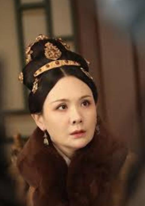 1425年，朱高炽临终前对张皇后说："我要5个后妃陪葬。"张皇后点头表示明白，转