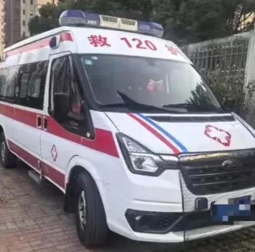 2024年，山西阳泉，85岁老人深夜发病，120到了却不肯帮忙抬下5楼，耽误40