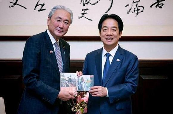 认了！台湾公开喊话大陆当地时间3月16日，台湾省当局和日本日华议员恳谈会会长古