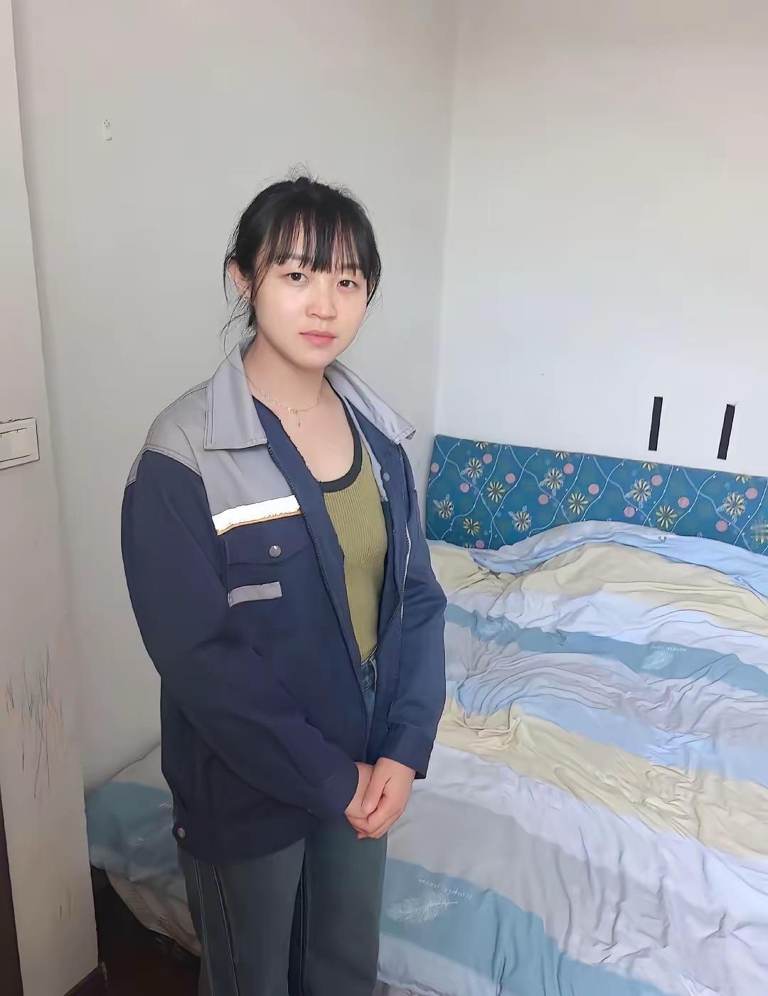 刚来的舍友还挺害羞的