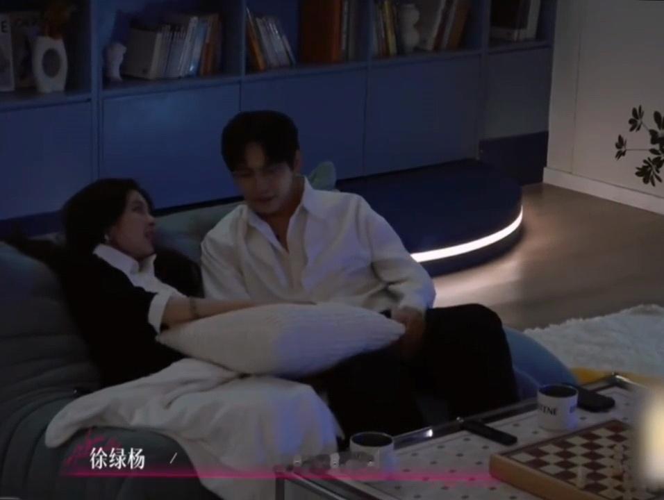 半熟恋人5我的评分：柳柳周佑凌生理性喜欢半熟恋人我的妈耶，这是我们能看的吗