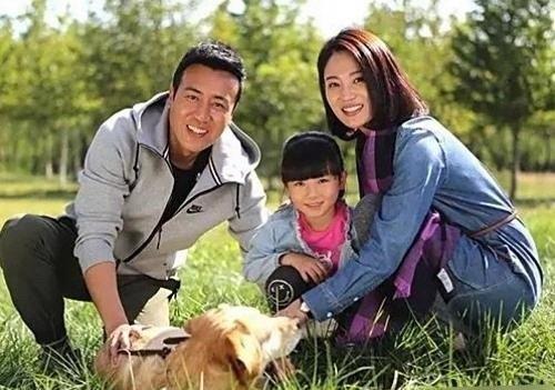于和伟的32年婚姻:藏在聚光灯背后的女人,才是他最硬核的“演技”1991年