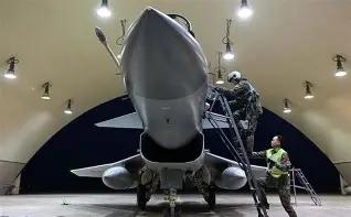 刚砸几十亿美金敲定追加法国阵风订单，转头就把中国空军歼-16、空警-500全套作