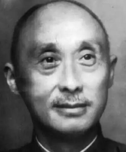 1948年，开着汽车光天化日之下奸淫妇女，活生生踢死佣人的国军中将王泽浚，被俘虏