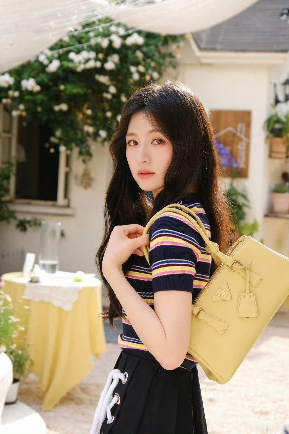 李兰迪花园吸氧一夏李兰迪夏日look夏日look​​​