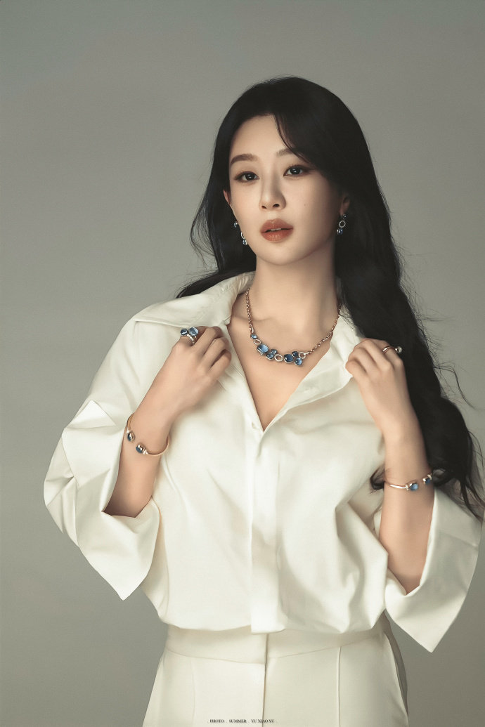 杨紫玉兰花开君再来💜杨紫董竹君怀着爱意带着虔诚保持温柔追逐梦想