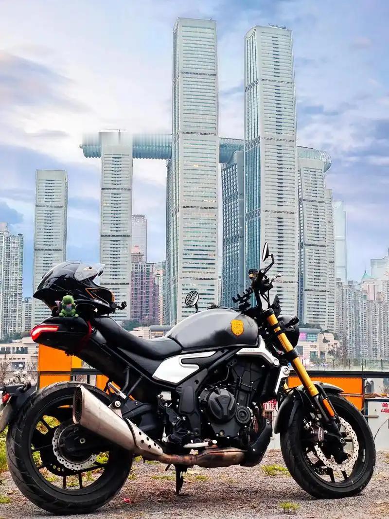 别再甩锅给摩托车！重庆用事实打脸“禁摩令”！别总吐槽骑摩托的“乱来了”，看看人