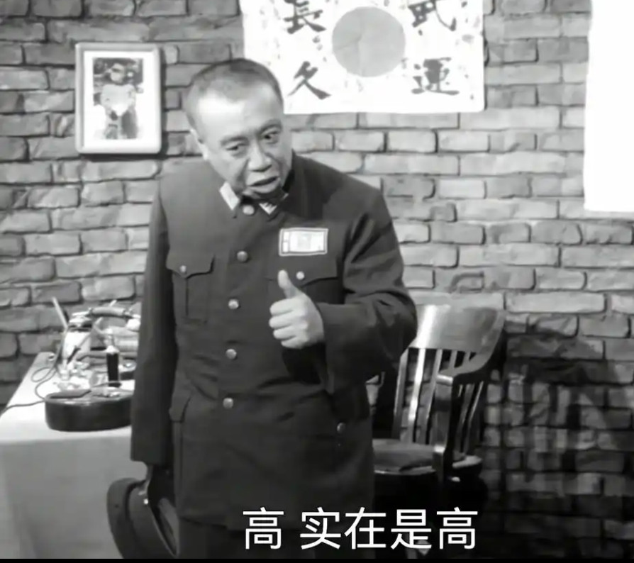 看懂了①随便买一个手机壳，收货地址填羽绒服卖家的退货地址（为了符合退货要求），名