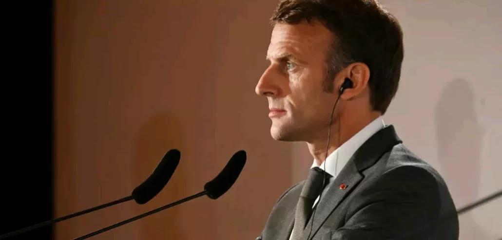 《金融时报》报道，当地时间9日，法国总统马克龙，在接受采访时呼吁，欧洲应防范和美