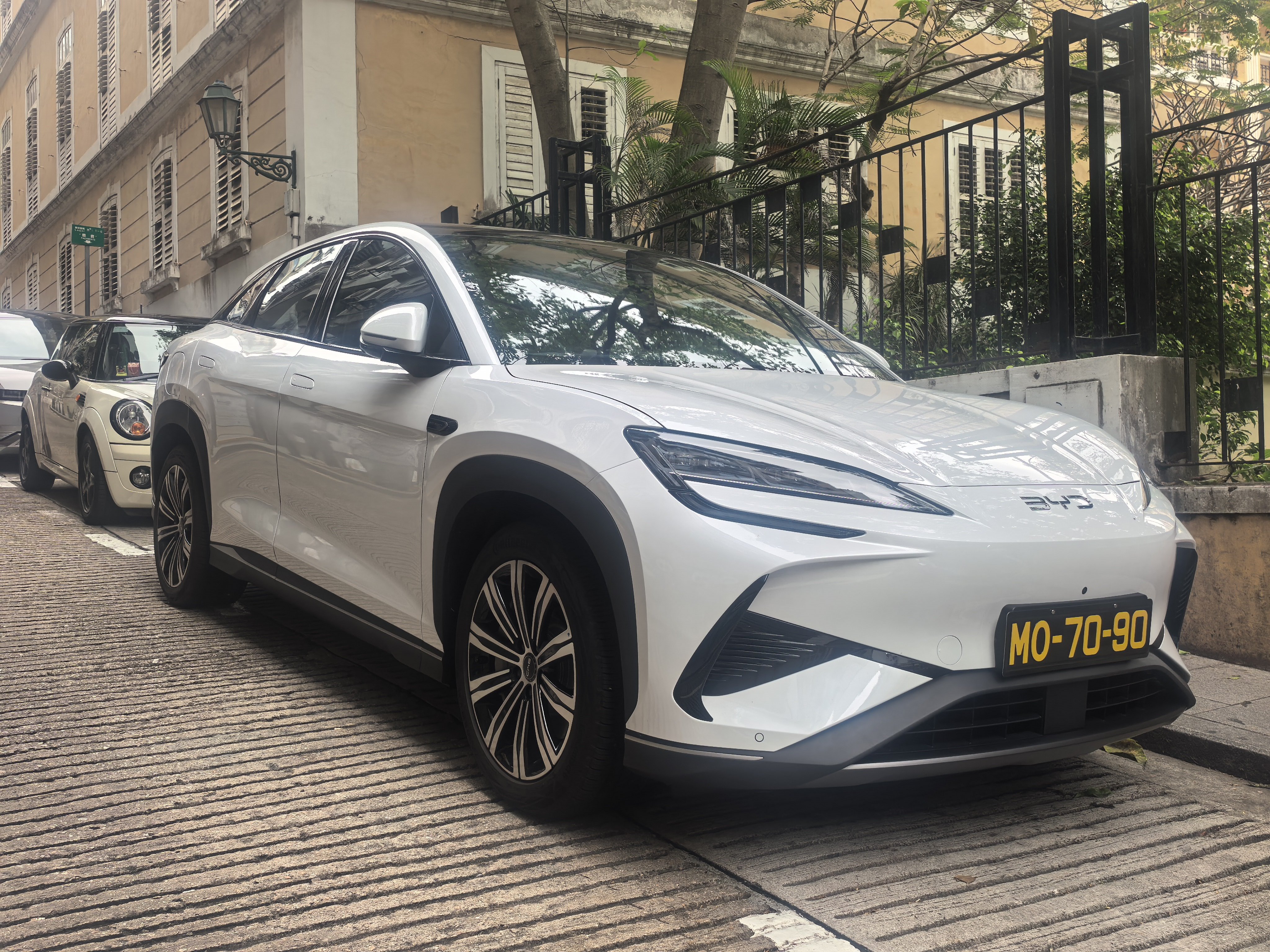 澳门车牌挺好看的。澳门