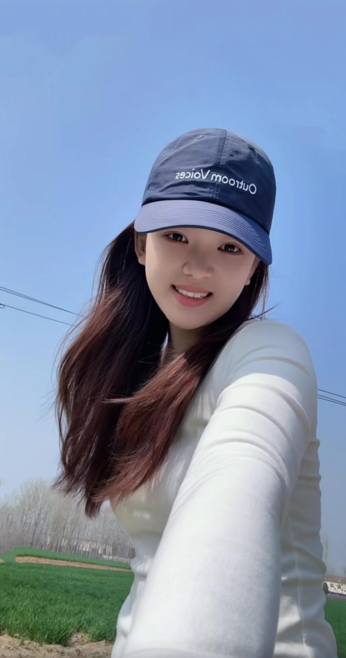 这女孩长得真俊！