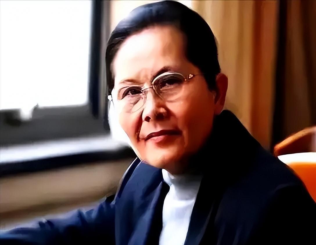 我国顶尖半导体教授李爱珍，申请中科院院士被淘汰，不料2007年，她竟然摇身一变成