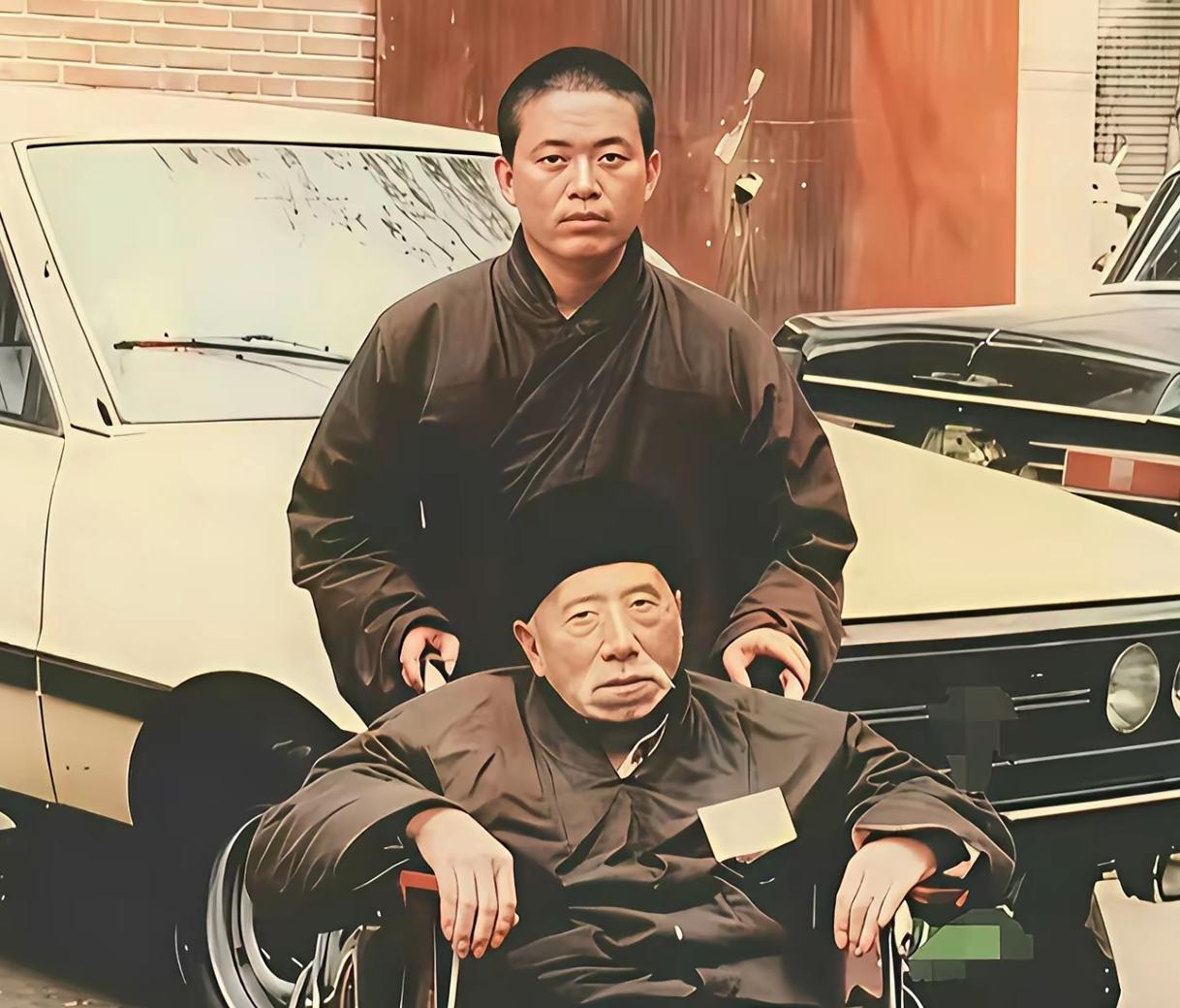 泛黄真实老照片反差感拉满！当年青涩普通的年轻小伙，谁能料到如今已是全国家喻户晓