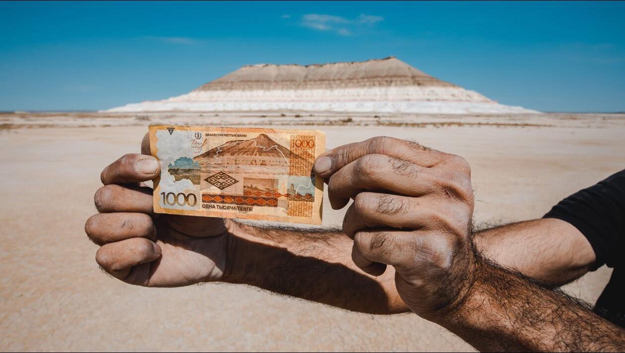 探秘博克蒂山：大自然绘就的神奇画卷在哈萨克斯坦西部，有一座令人称奇的博克蒂山，它