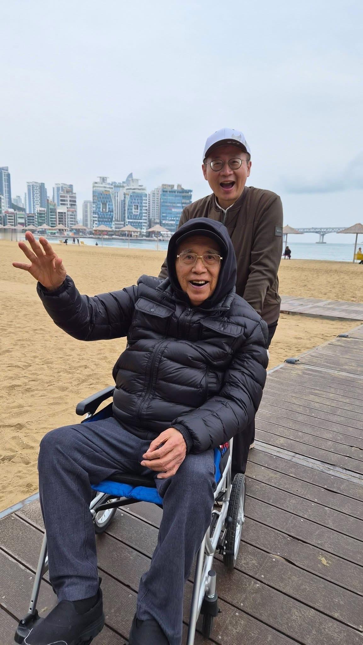 国民党前主席吴伯雄之子、台桃园前县长吴志扬，今（10日）在脸书发文表示，今年扫墓