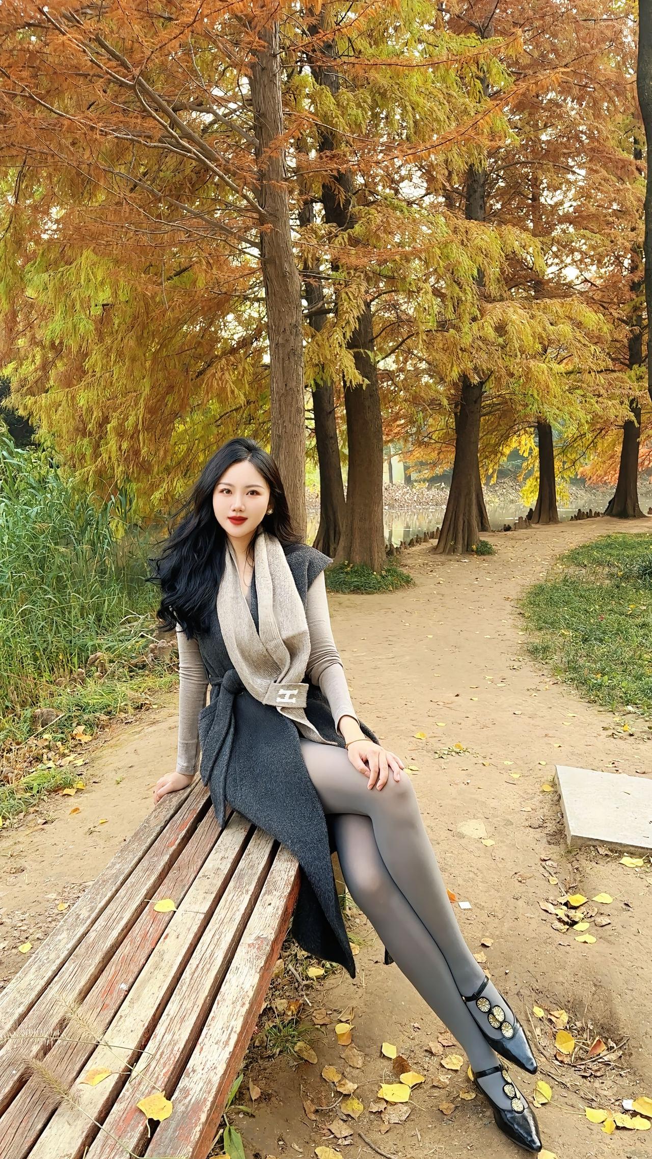 把普通的日子要过得浪漫一些！生活中，真有过目不忘的美女吗分享一张最近随手拍的照