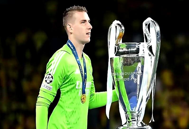 索默突然反转留队当替补！国米还砸2500万撬皇马卢宁？意大利天空体育爆猛料：