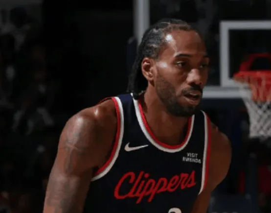 NBA常规赛，快船98-107不敌灰熊。本场过后，快船战绩来到6胜17负。赛