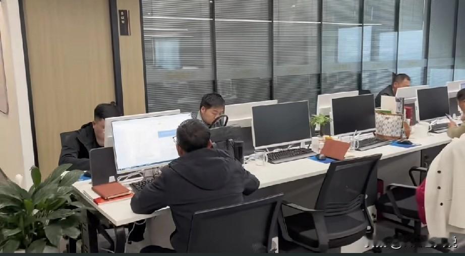 “公司没交社保我必投诉它，有毛病吗？”作为一个hr，我觉得这事没毛病，只不过我劝