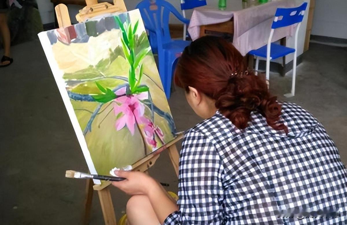 什么是艺术？2016年，山东一大妈模仿大师的画，被女儿在网上以200元的价格卖出