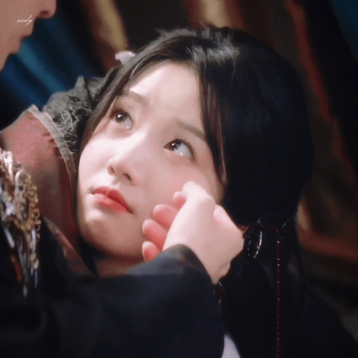 虞书欣VS卢昱晓撒娇，谁更美萌?