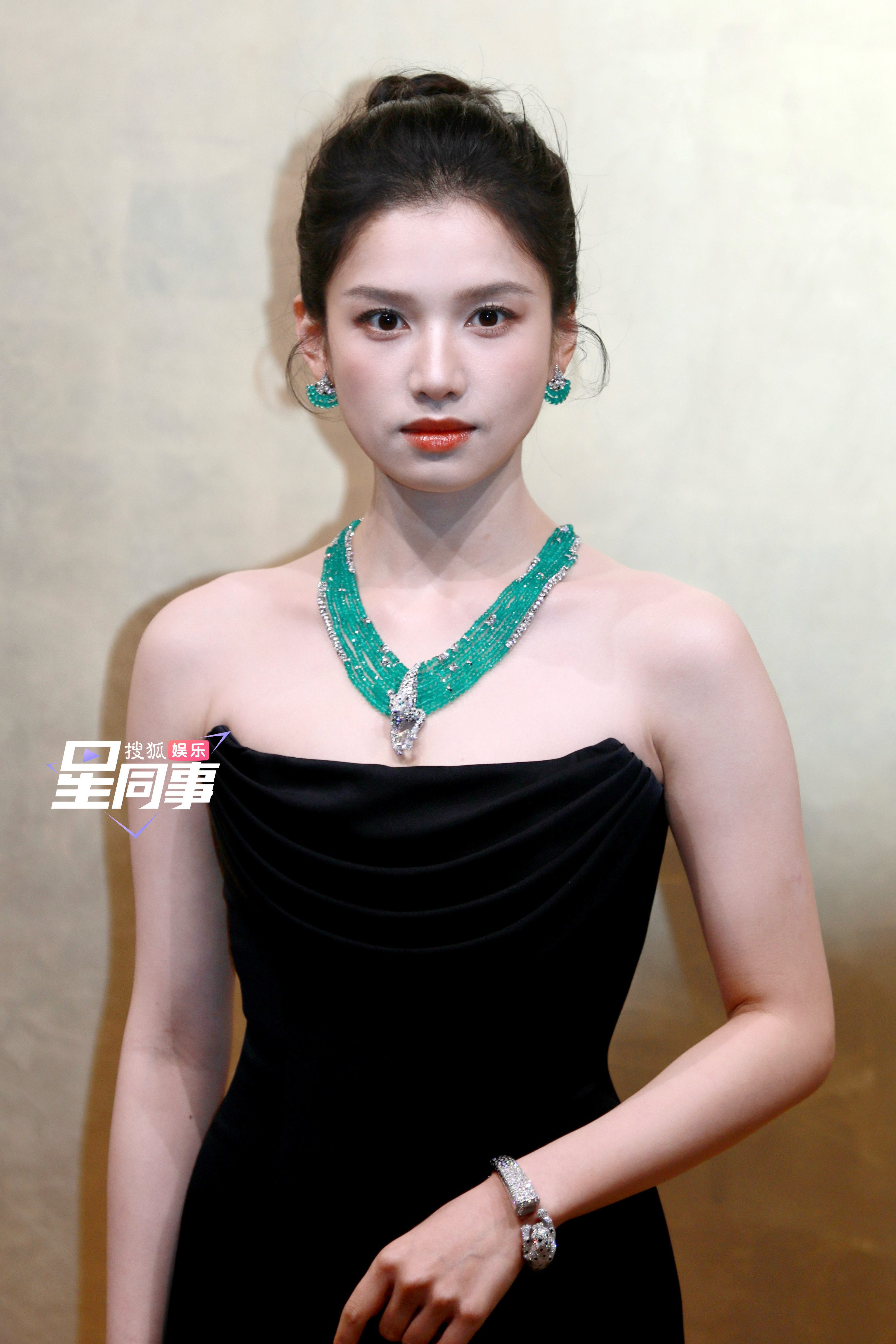 张婧仪｜Cartier美！！闪耀的大件高级珠宝就该配这张高奢脸嘛[抱抱]