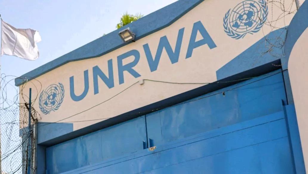 半岛电视台报道，当地时间28日，联合国近东难民救济工程处专员拉扎里尼表示，由于以