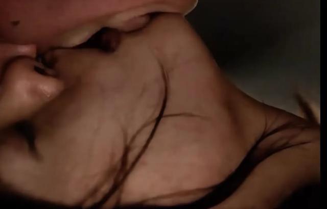 最近看孙俪的新剧《危险关系》，里面几段亲密戏份看得真的很不适……不是我太保守，