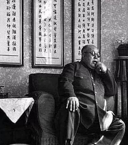 宁夏的土皇帝，西北军阀“四马”之一的马鸿逵长得比猪还肥。马鸿逵光净体重就有三百六