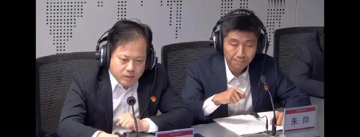 泰山队这回真没钱装大爷。黄锐锋被深圳标价1500万，泰山想砍到800万，砍