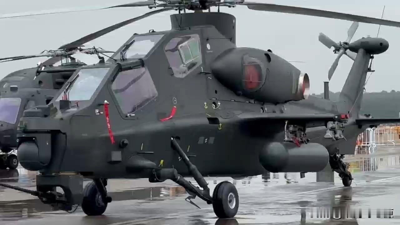 直-10“霹雳火”：被逼出来的低空王牌中国第一款专用武装直升机，其实是被逼着