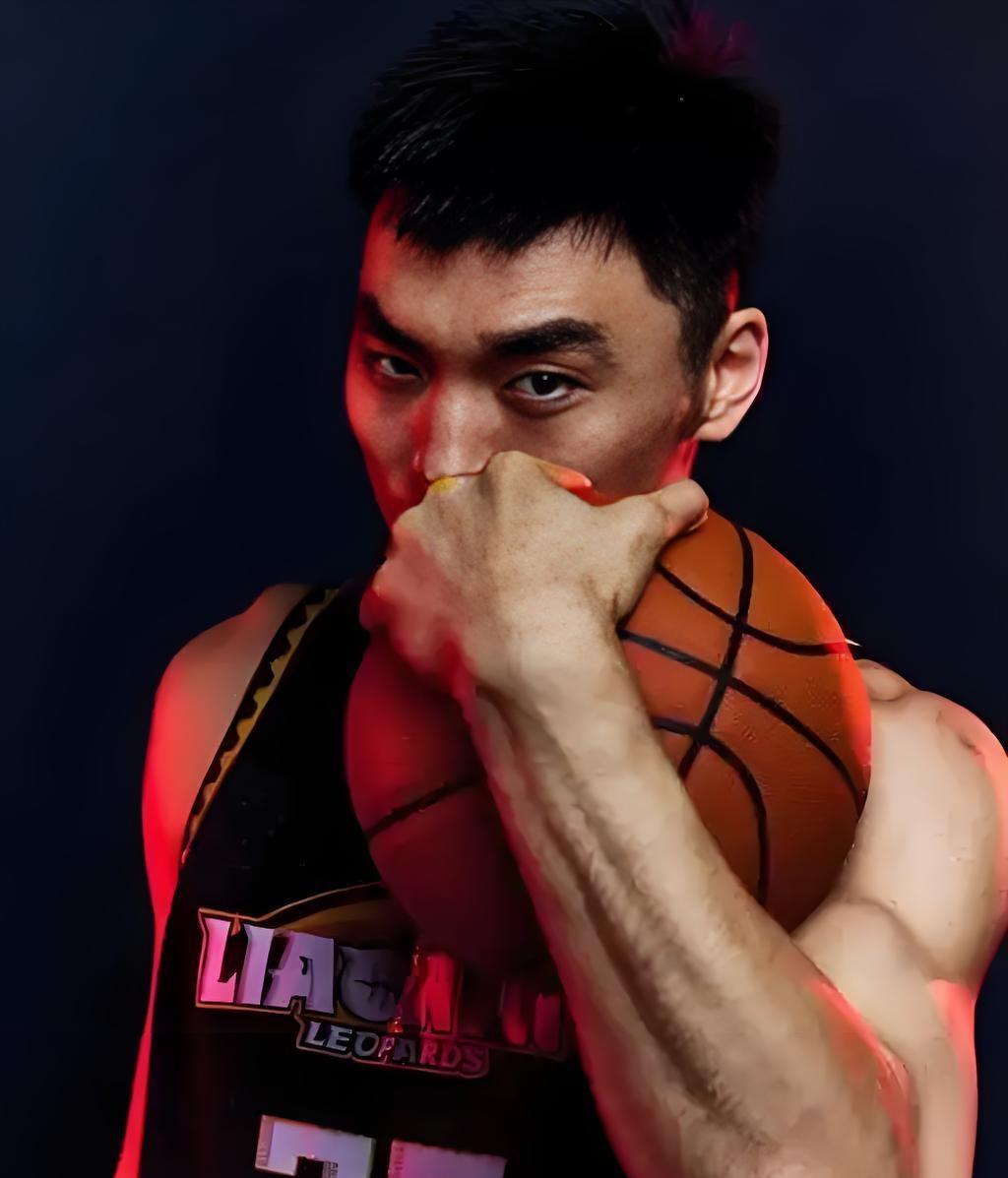 效力CBA时间最长的15名球员：01李晓旭（35岁）20个赛季02周