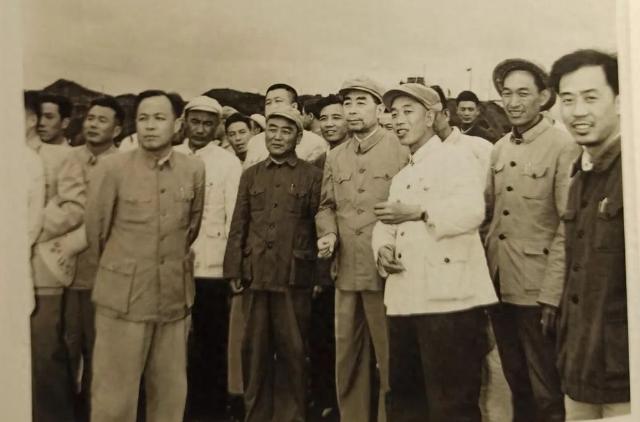 他主政邯郸，力主修45米宽中华大街被骂贪大求洋，如今成城市脊梁如果你现在开车行