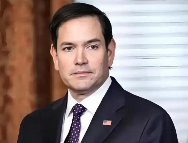 太蹊跷了！抵达中国前，特朗普突然公布继任者，民主党拼了！就在全世界目光都聚焦