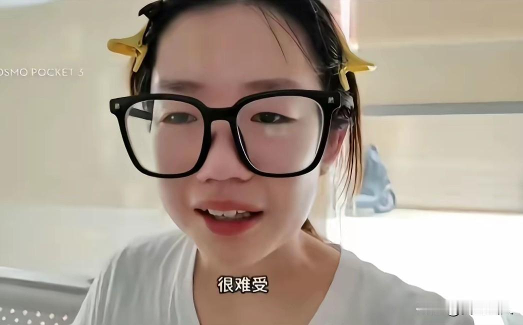 无底线的炒作，令人愤怒一个4岁小男孩拿着玩具枪，在店内过道奔跑玩耍，手部无意