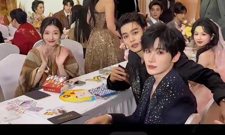 这次微博视界大会，落差最大的应该是柯淳本以为参加了《无限超越班》和《花样姐姐》后