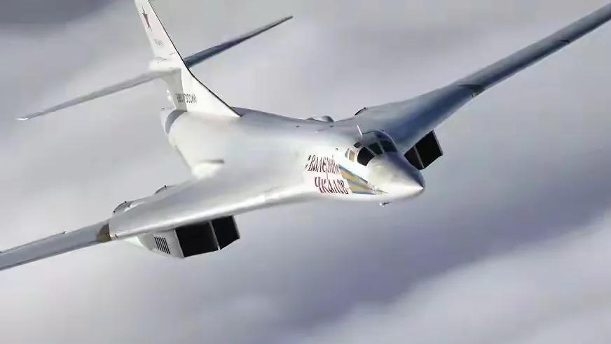 中国需要引进俄罗斯的图160吗？中美对抗的趋势越来越明显!战略武器才是遏制美国