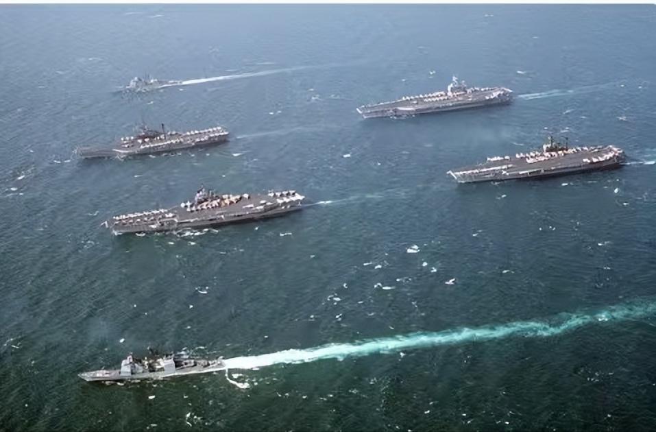 俗话说，没有比较就没有伤害啊！从这次美以伊冲突真的肉眼可见的帝国黄昏。回想