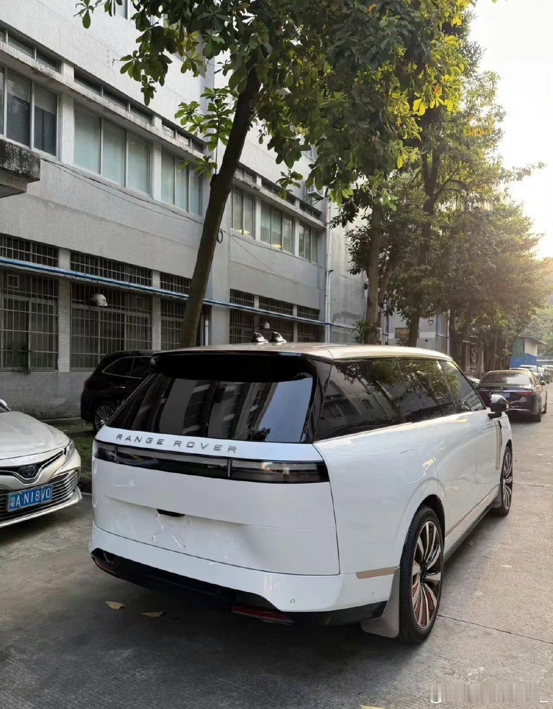 小鹏GX真有点路虎的味道啊[doge]​