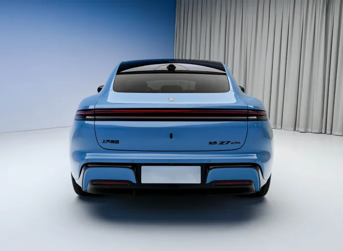 有点搞笑！为为拿着问界追着小米汽车打了几年，发现这俩根本不是一个类型的车，打了等