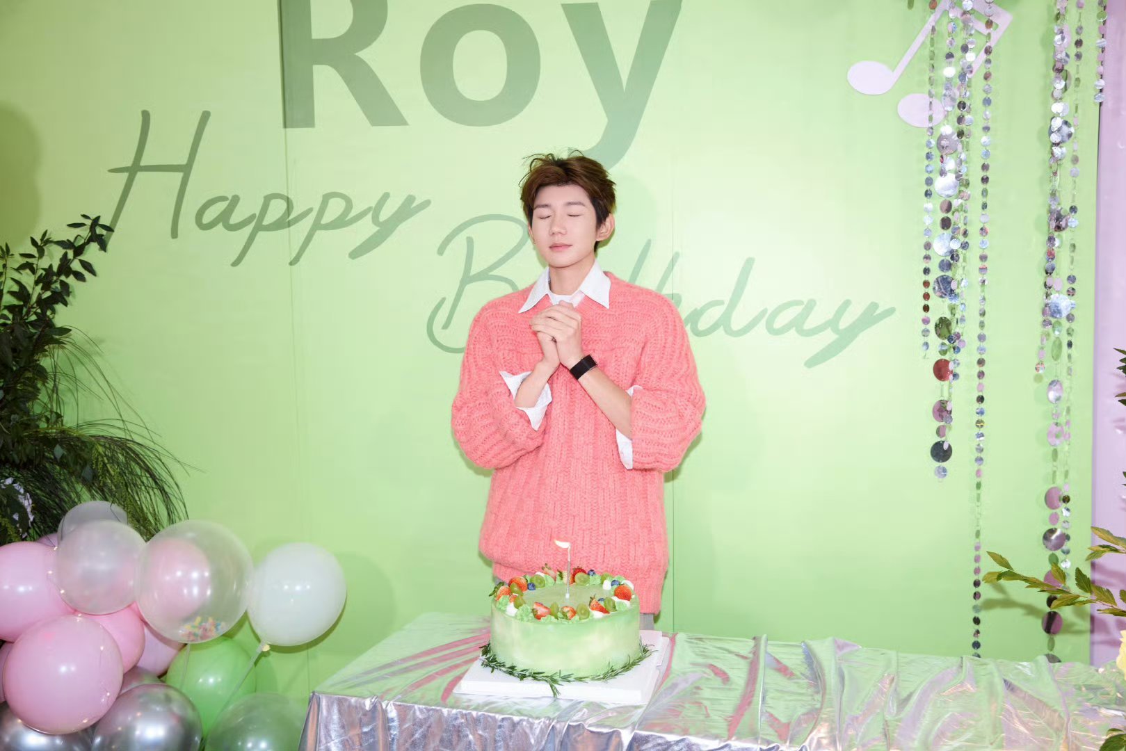 王源庆生照，25岁的小源还是好萌王源​​​