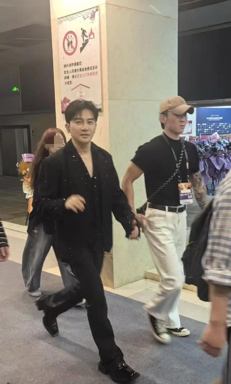被治了一顿之后，苏有朋的表情管理可还行？