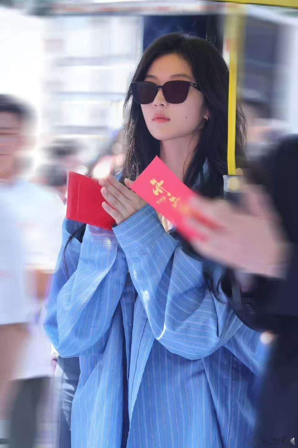 孙千开机图孙千早春晴朗开机图孙千早春晴朗开机图，拍摄顺利，[
