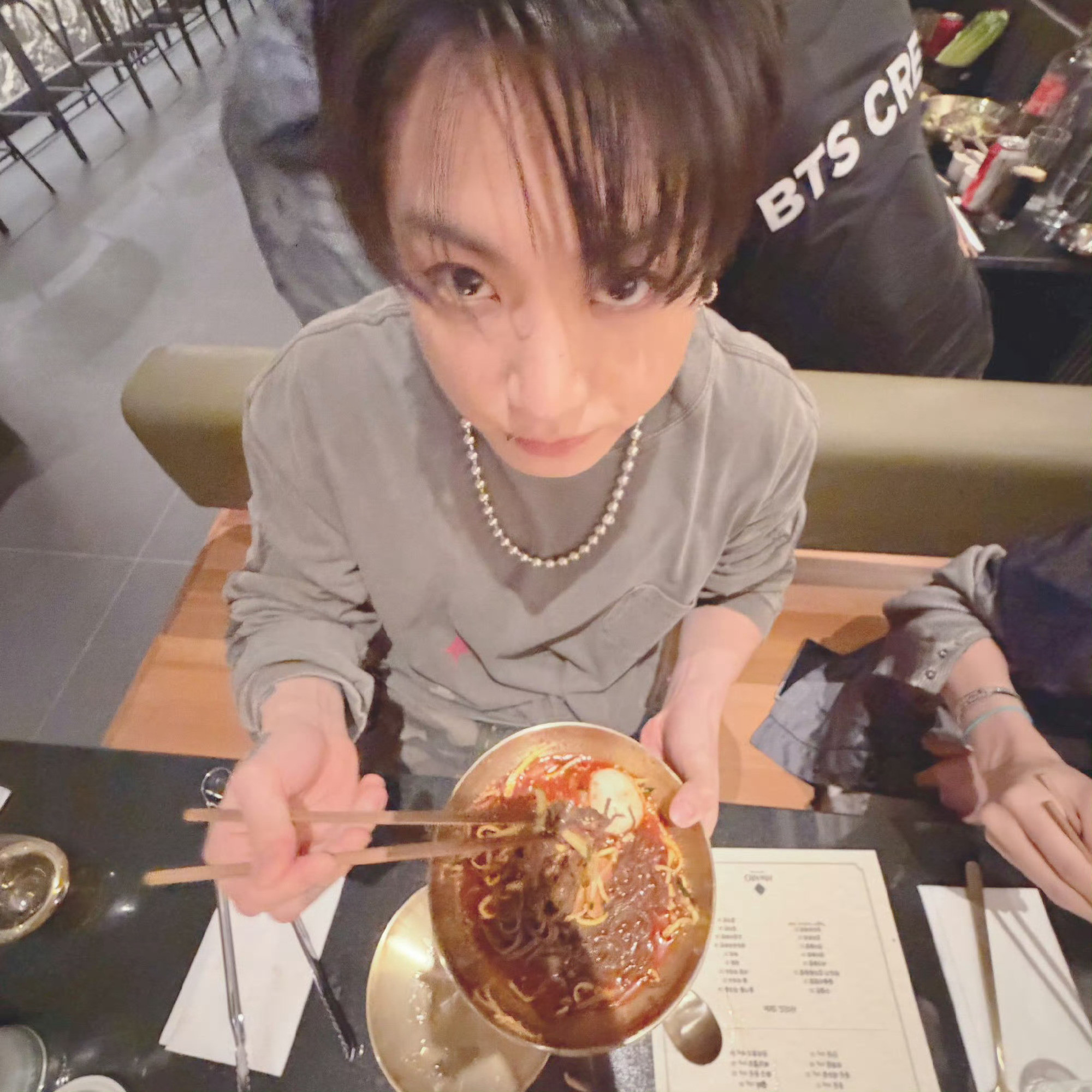我需要更多这样的猪味照片😖😖​​​