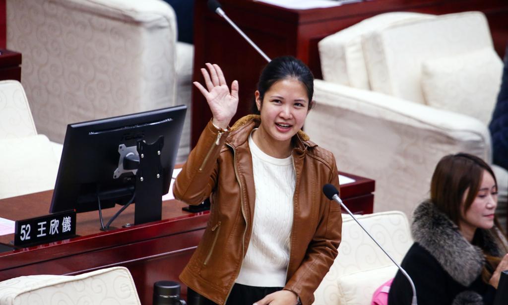 这个民进党女议员一贫如洗？没房没车没存款，仅申报一幅图台“监察院”3日公布最新