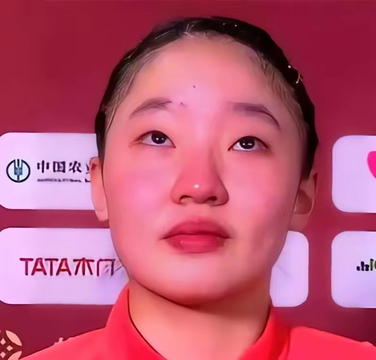 张本美和哭得稀里哗啦，眼泪根本止不住。说真的，换谁碰上这种事都得崩溃。女团决赛输给王曼昱，女单半决赛