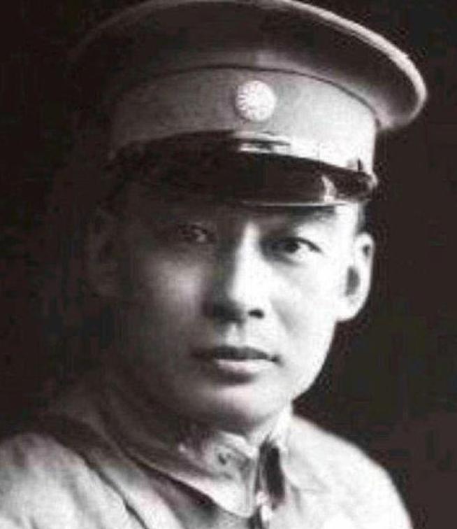 1962年胡宗南去世，死前高举左手，大叫数声，其子：他常恨没早死“医生，他又举