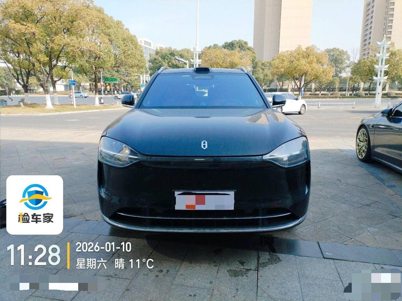 无良商家坑害消费者，兜售问界M9残次品！前几天验了一台问界M9，车主说是刚买的