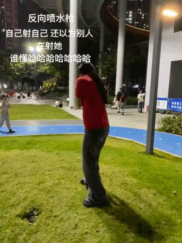 眼里没有一丝质疑，全是对对手实力的肯定[捂脸哭]